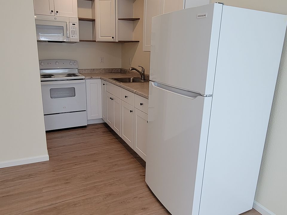 1st image of 205 Pleasant Ave S #16