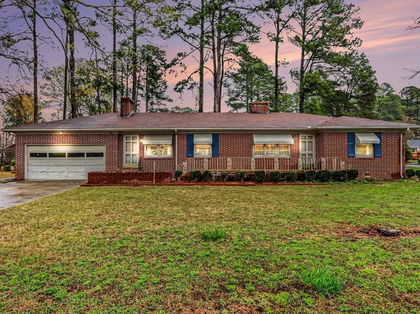 207 E Griswold St, Selma, NC 27576