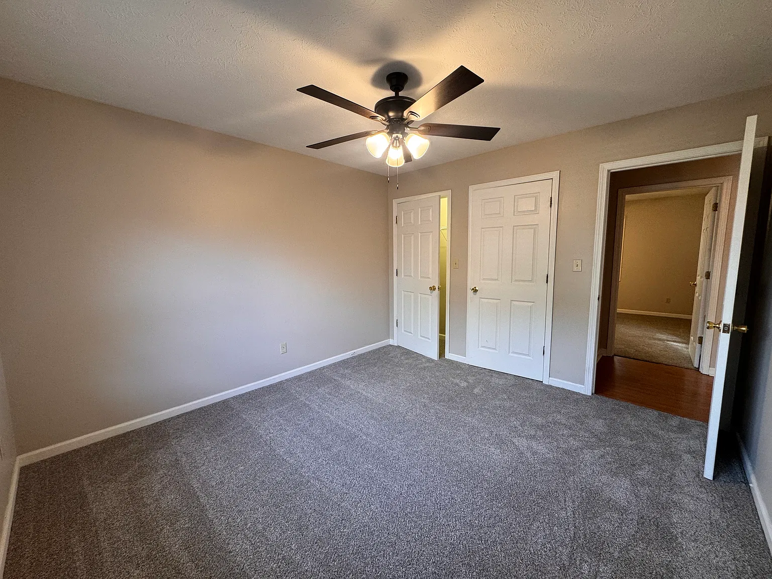 2 bed, 1100 sqft, $1,300 — Photo 4