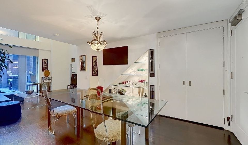 1st image of 15 William St #D2d3