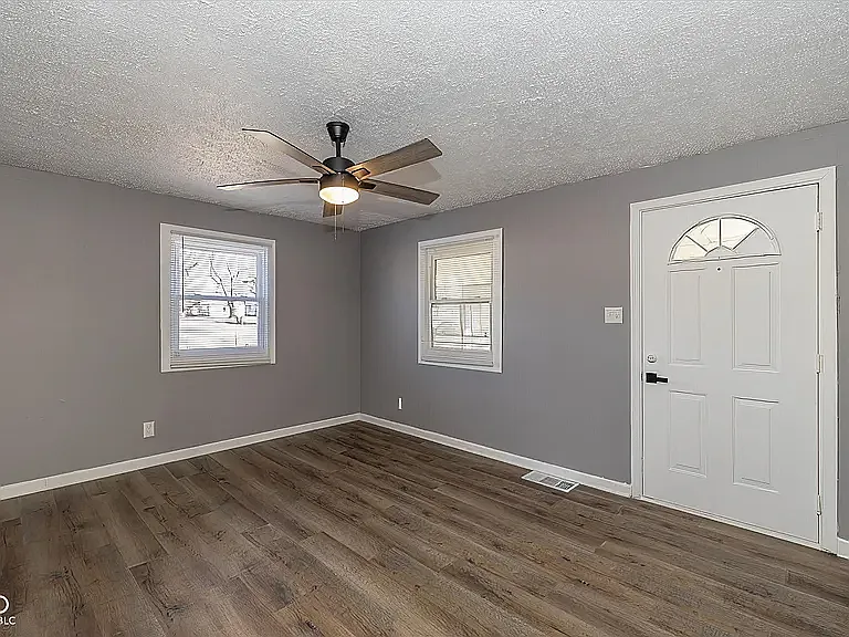 1148 Medford Ave — Photo 4