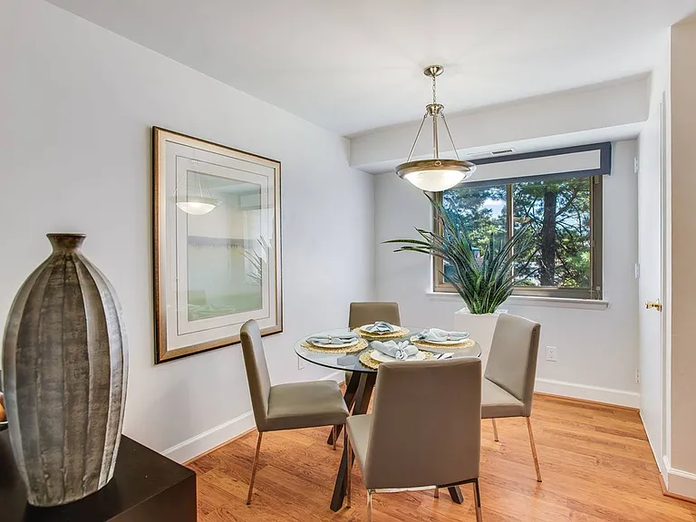 Breakfast Room