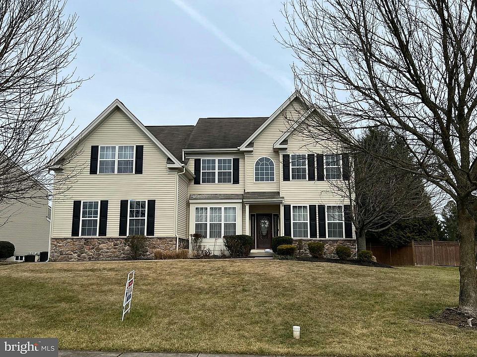 1st image of 124 Candlewyck Dr