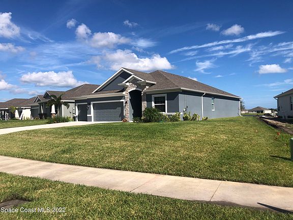 3rd image of 8271 Laguna Cir