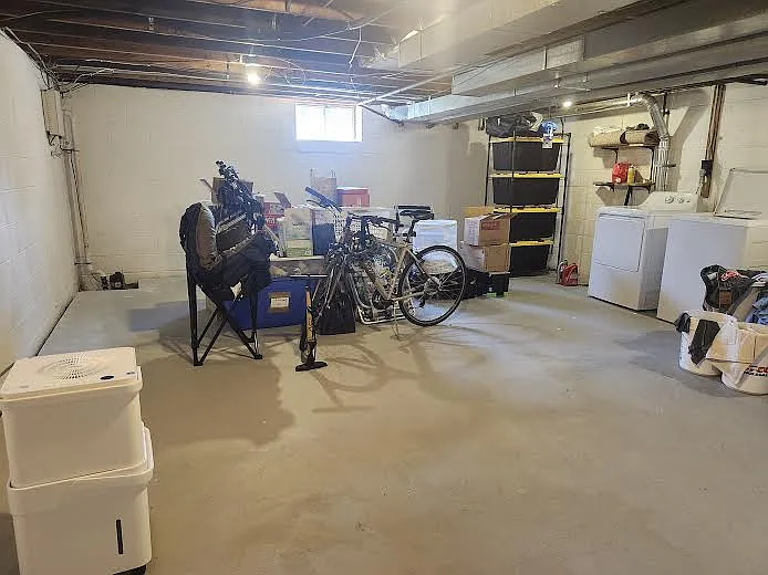 135A basement/laundry/storage