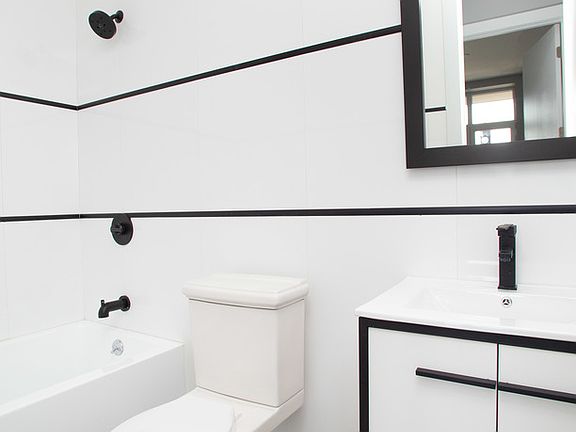 5th image of 253 Evergreen Ave APT 1A