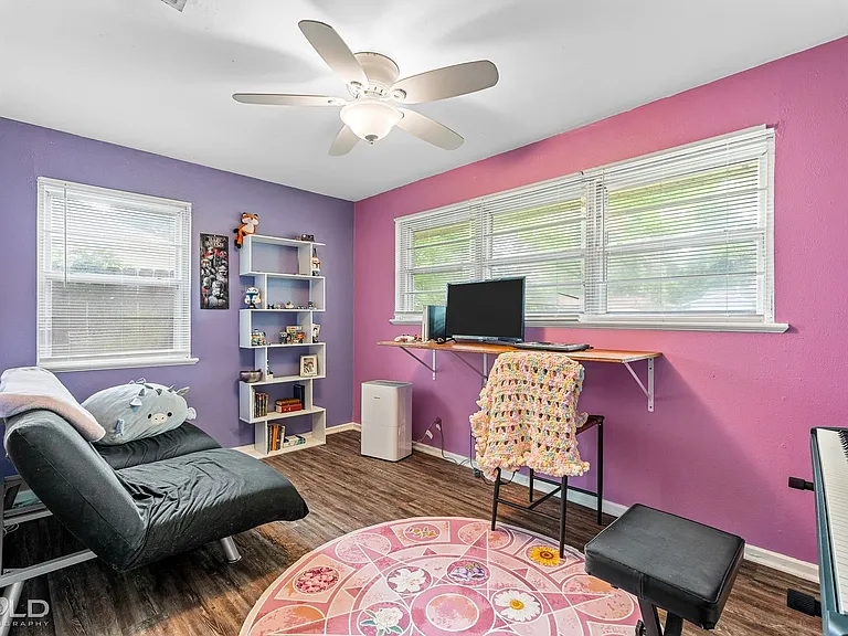 818 E Washington St — Photo 22