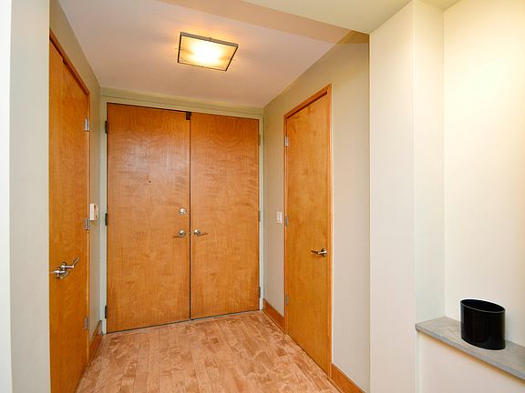 2nd image of 1212 N Lake Shore Dr APT 6AN