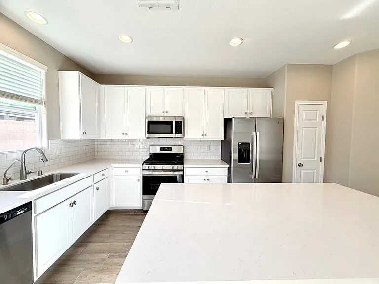 5039 Tranquil View St — Photo 16