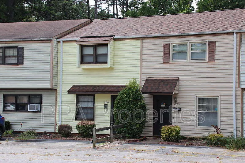 Salem Village — Photo 2