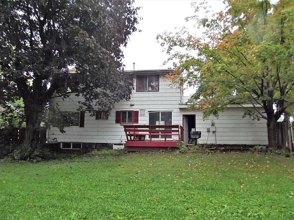2nd image of 1635 49th Ave NE