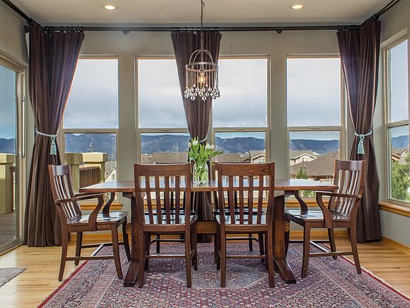 breakfast nook views