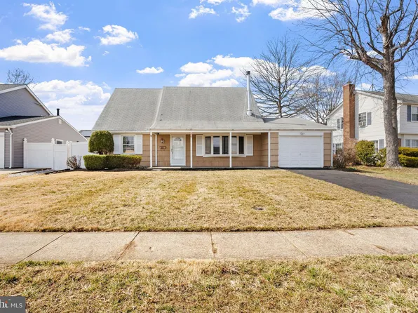25 Gamewell Ln, Willingboro, NJ 08046