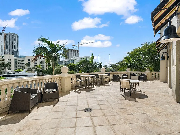 610 W Las Olas Blvd #1016N — Photo 41