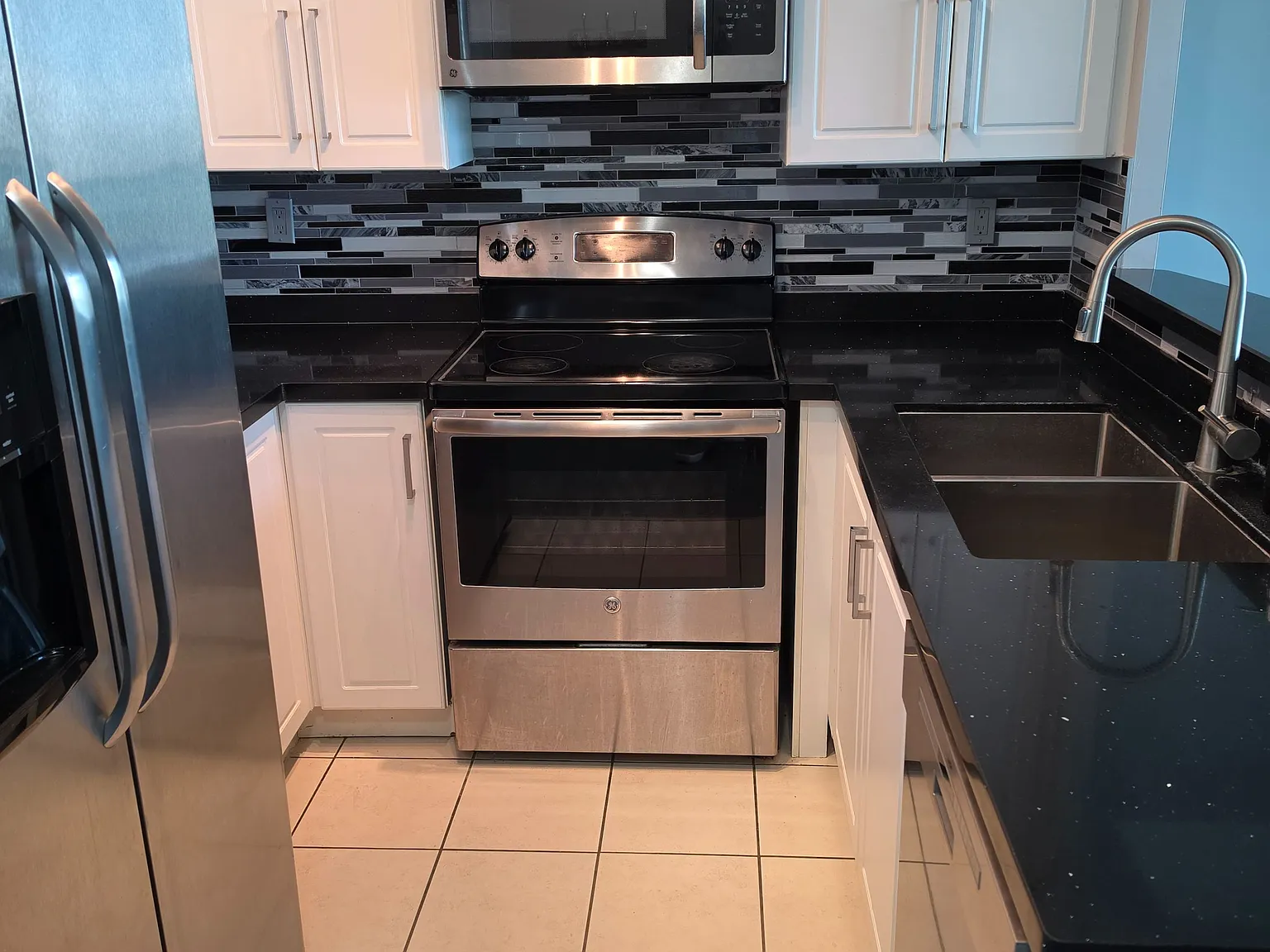 2 bed, $2,800 — Photo 2