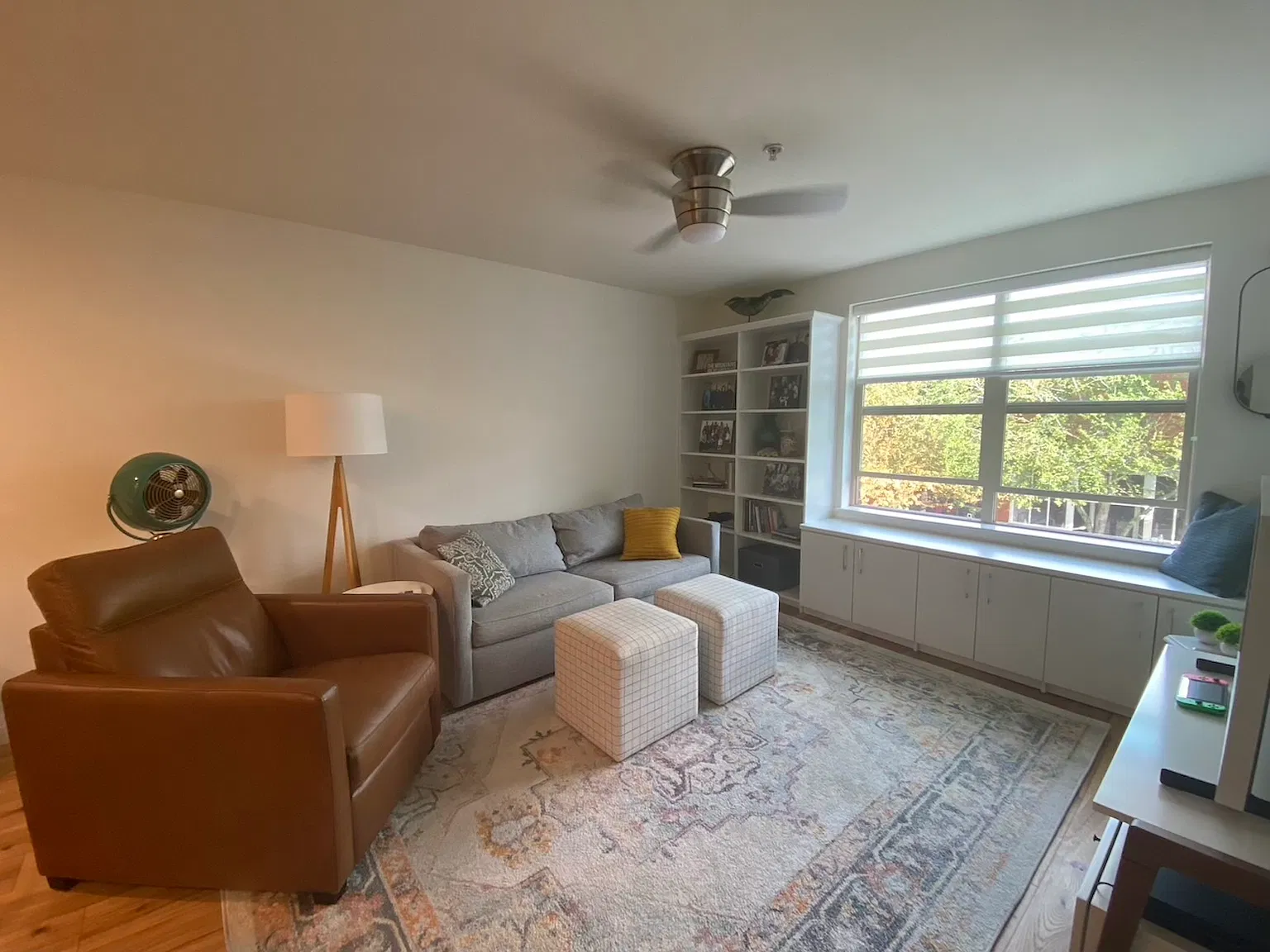 960 Harris Ave — Photo 4