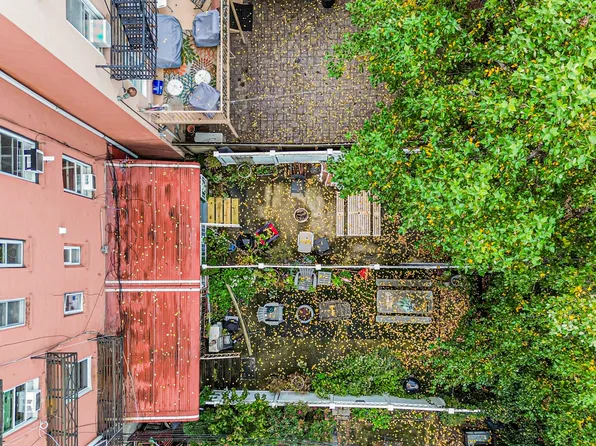 238 Sackett Street image 21 of 25