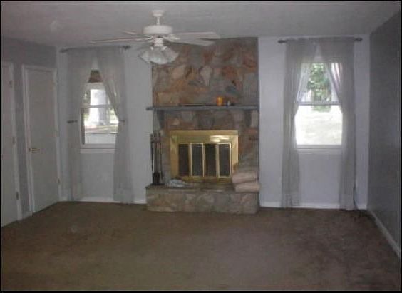 3rd image of 383 Park Way Dr
