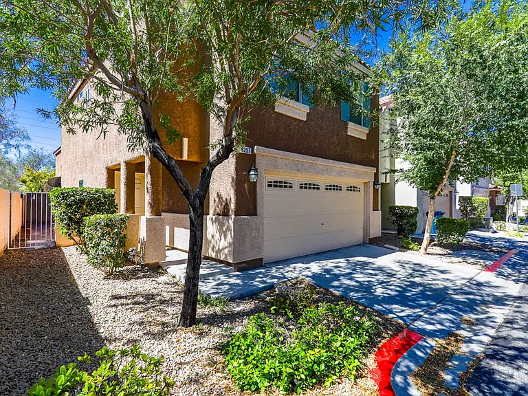 8257 Vanity Fair Ln — Photo 3