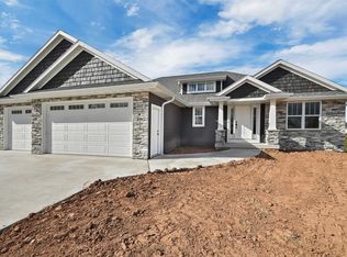 2612 Willow Grove Ln, Green Bay, WI 54311