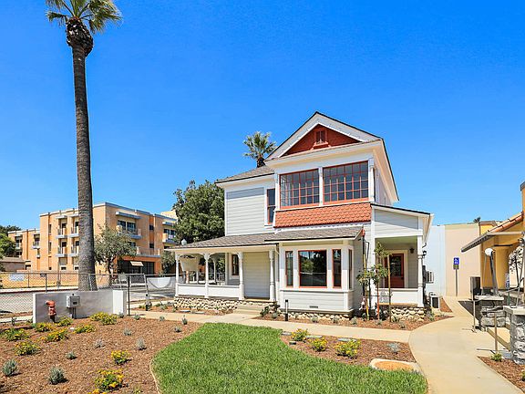 4th image of 840 N Fair Oaks Ave #102