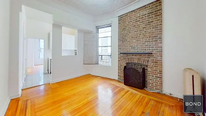 Rented by Bond New York | media 3
