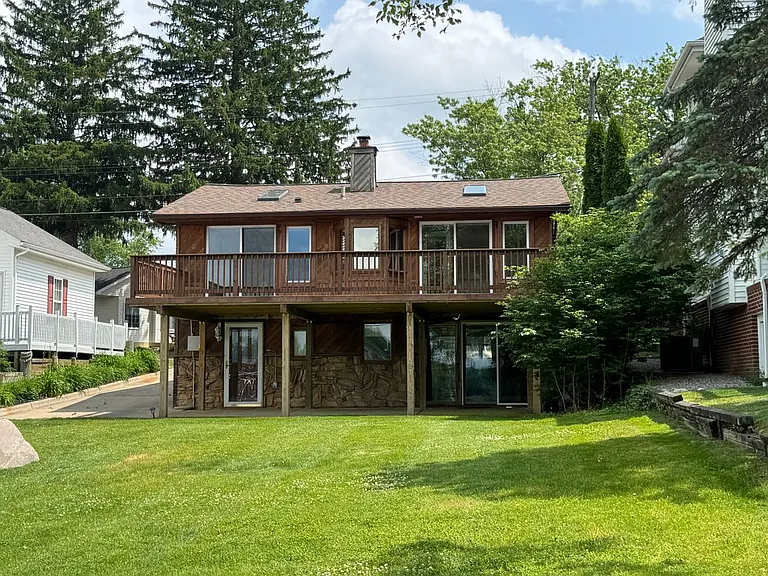 1508 Lakeview Dr — Photo 1