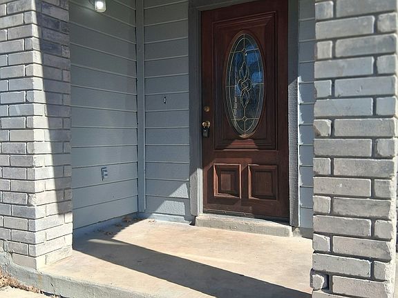 4th image of 874 Fillmore Dr