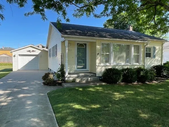 7383 Chestnut St, Fairview, PA 16415