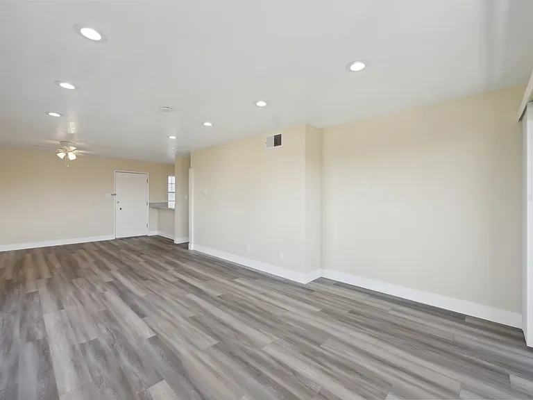 1406 Henry Street — Photo 20