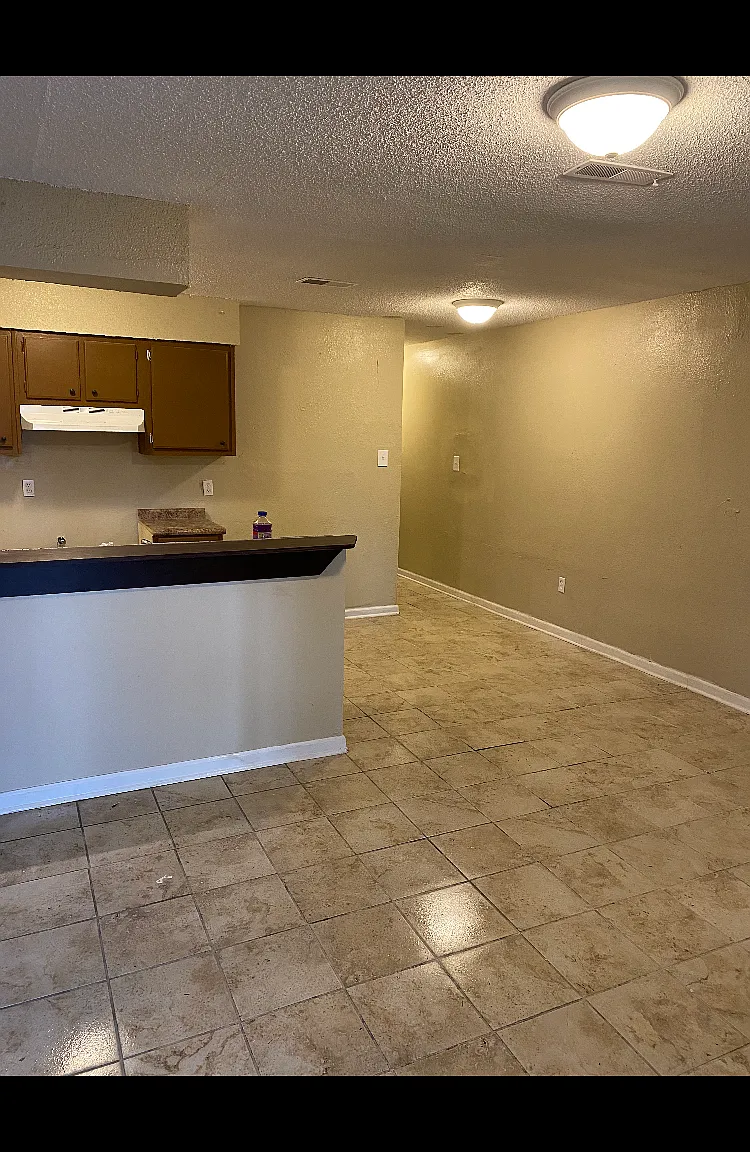 2 bed, 750 sqft, $650 — Photo 4