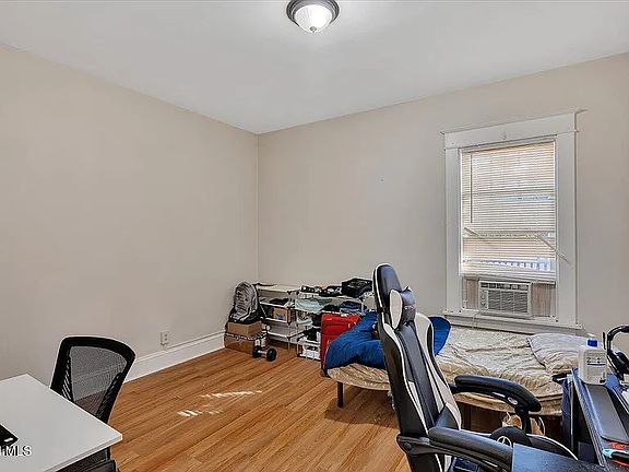 5th image of 576 Providence St #1