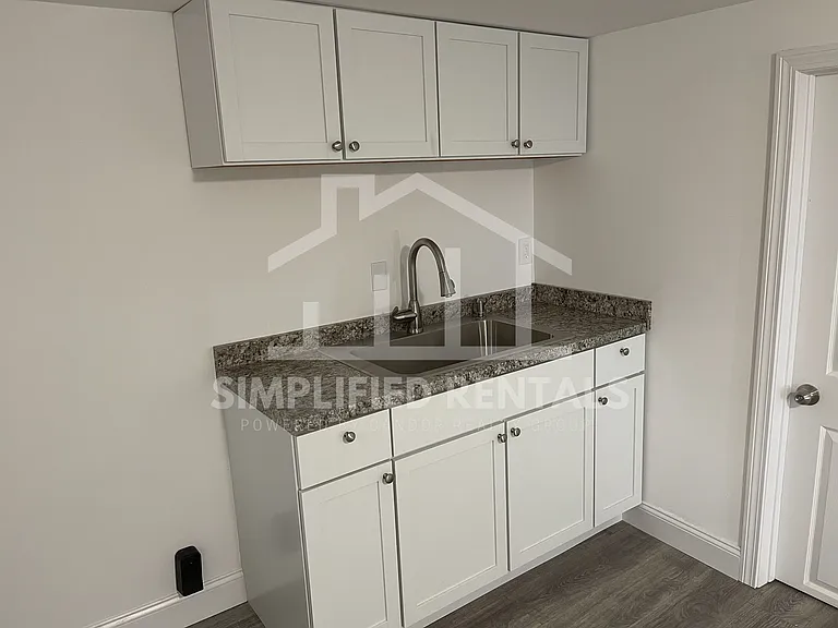 23 Elm St #12 — Photo 3