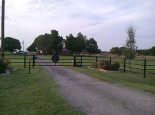 2670 Tokio Rd, West, TX 76691