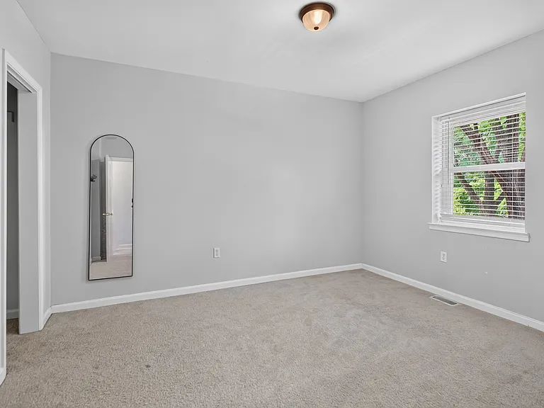 3460 Dix St NE — Photo 9