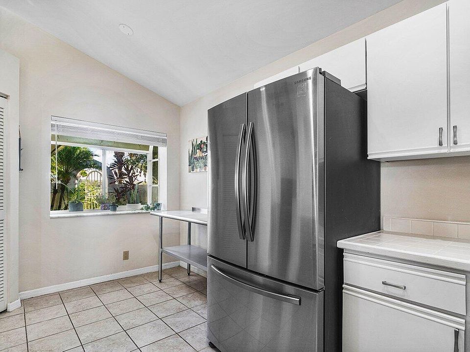 1st image of 16 Blenheim Court