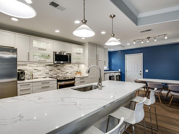 3rd image of 3605 Wellington Pl