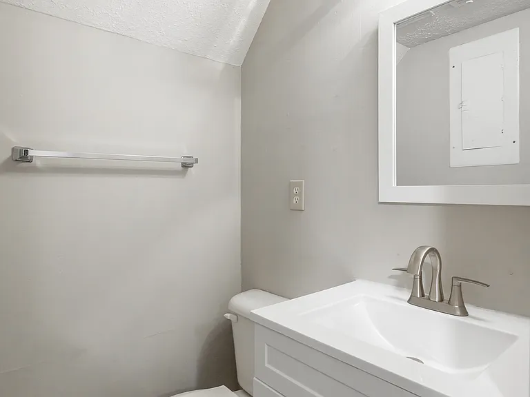 1111 McBrien Rd #D — Photo 13