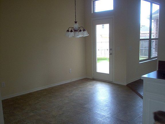 kitchen/breakfast nook