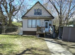 306 Cleveland St, Enderlin, ND 58027