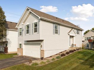 7338 Windsor Dr N, Shakopee, MN 55379