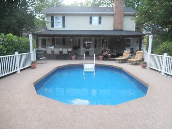 Rear view w/Pool