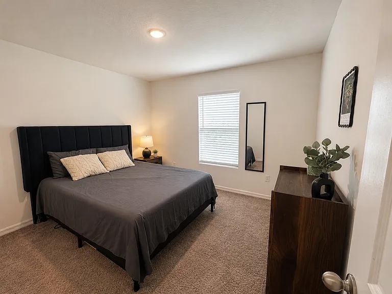 479 Geraldine St SW — Photo 5