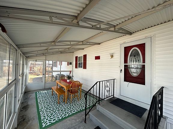 3rd image of 32 Christian Ave