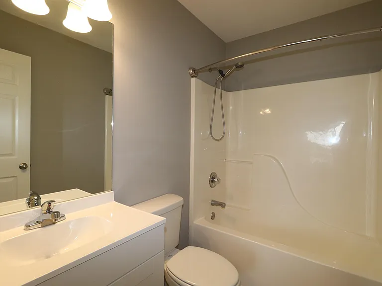 125 Christopher Dr — Photo 6