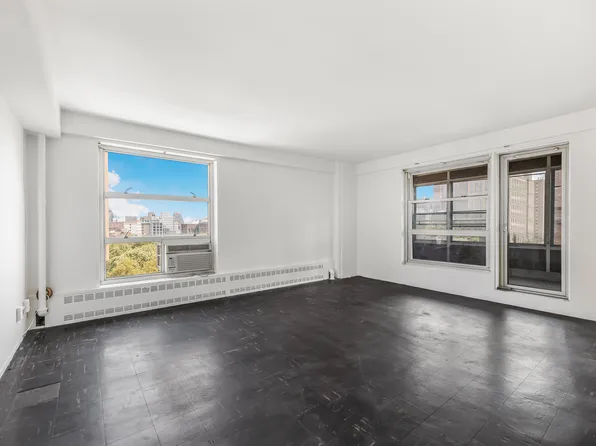70 La Salle Street image 2 of 16