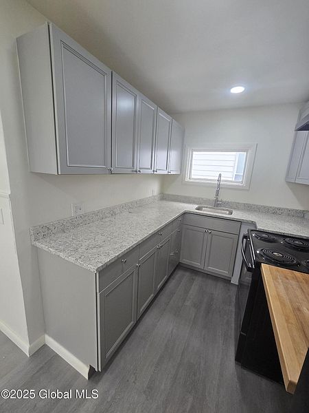 4th image of 726 Mason Street