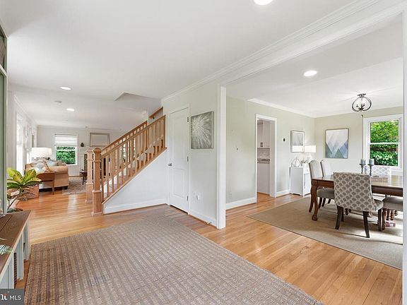 5th image of 1102 Meurilee Ln