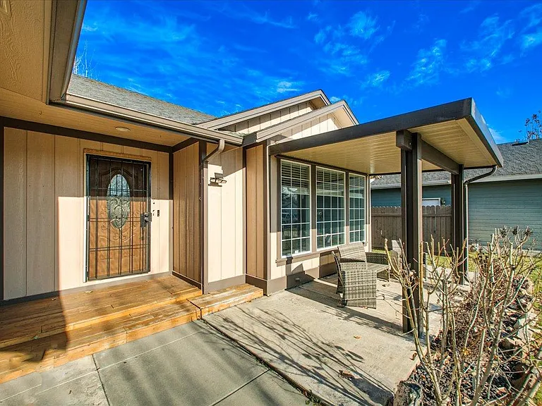 13734 W Meadowdale Dr — Photo 2
