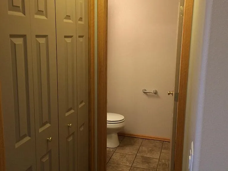 1416 E Custer St — Photo 5